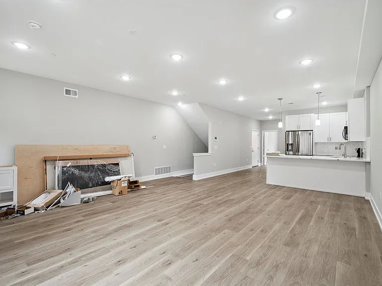 2225 N 8th St #1 — Photo 11