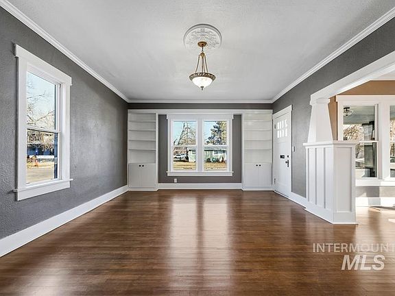 5th image of 253 W Court St