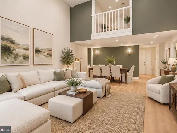 211 S 4th St APT 104, Philadelphia, PA 19106