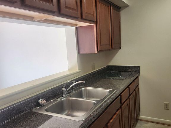 3rd image of 3853 Staffordshire Ln