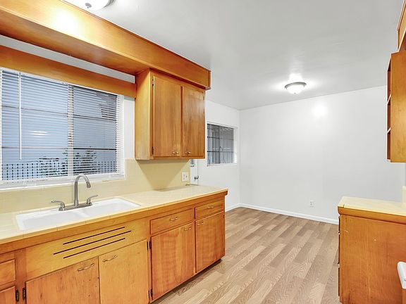 4th image of 2250 Valencia Ave #2254