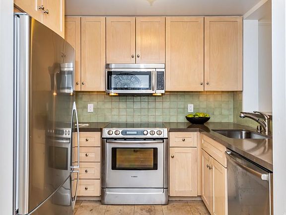 4th image of 1650 Jackson St APT 303