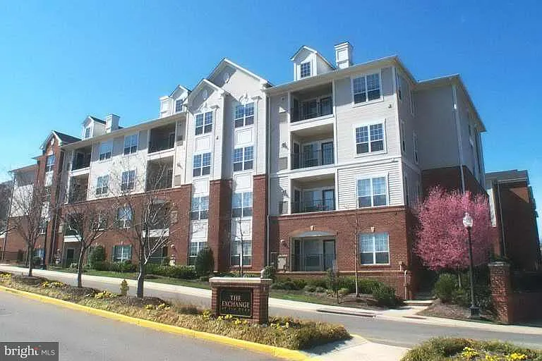4850 Eisenhower Ave #425 — Photo 1