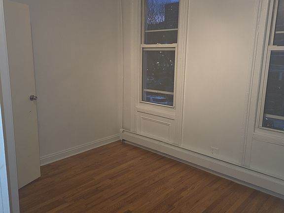 4th image of 31 Montrose Ave APT 2L