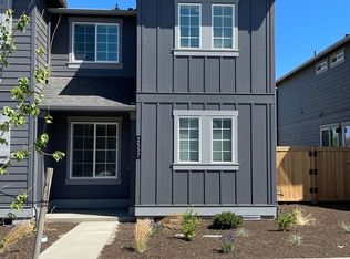 2537 NW Spruce Cone Ln, Redmond, OR 97756