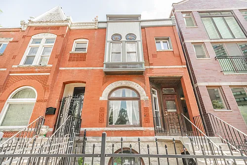 425 E 41st St #1 Photo 1
