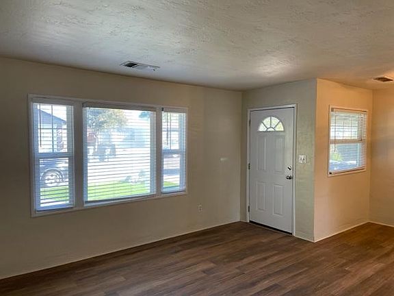 4th image of 1725 Gwendolyn Ave