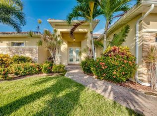 5222 Tamiami Ct, Cape Coral, FL 33904