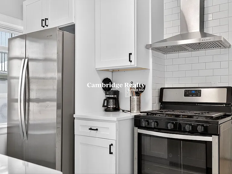 256 Main St #2T — Photo 3