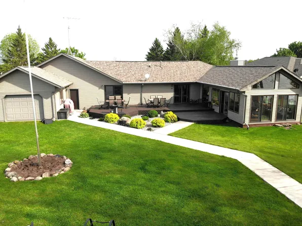 9512 Laura Ln, Winneconne, WI 54986