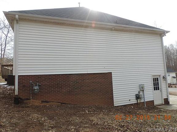 2nd image of 320 Beacon Hills Dr
