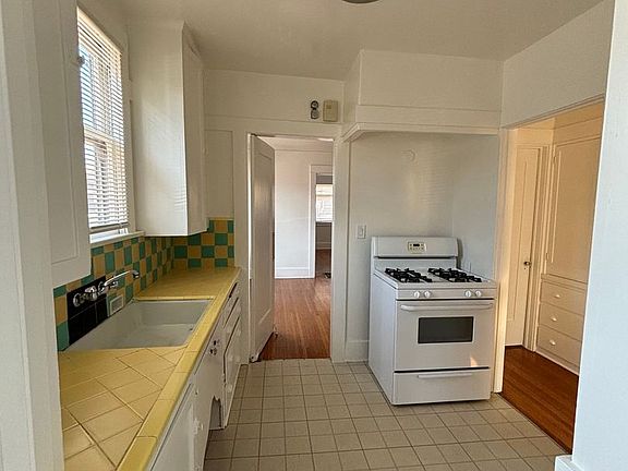 4th image of 291 Cerritos Ave #0
