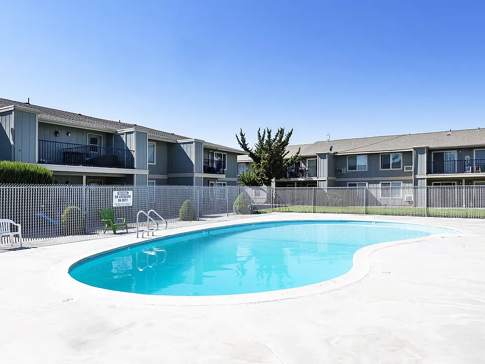 Hood Manor Apartments