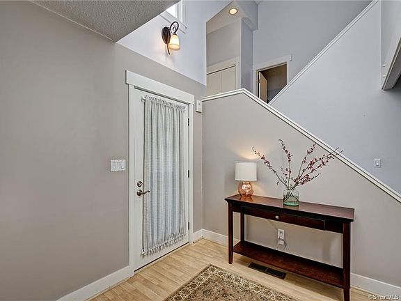 4th image of 7 Farm Dr #7