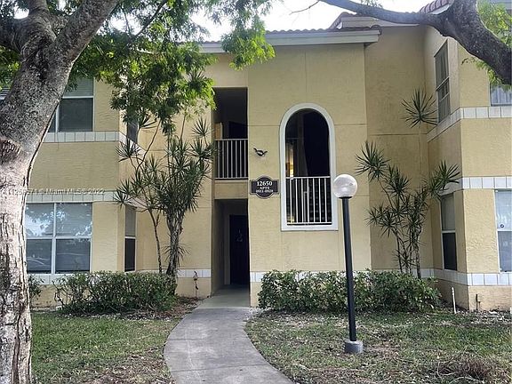 5th image of 12650 Vista Isles Dr APT 915