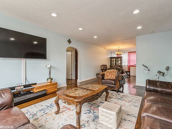 5th image of 2637 W Fitch Ave #3E
