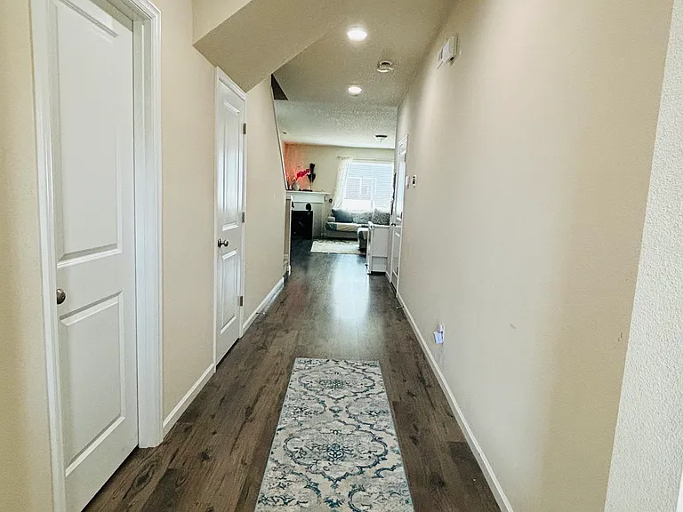 7448 NW 165th Ave — Photo 5