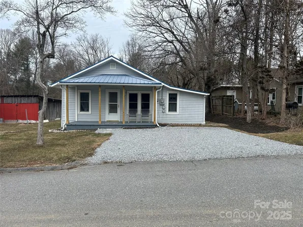 211 Aycock Ave, Hendersonville, NC 28792