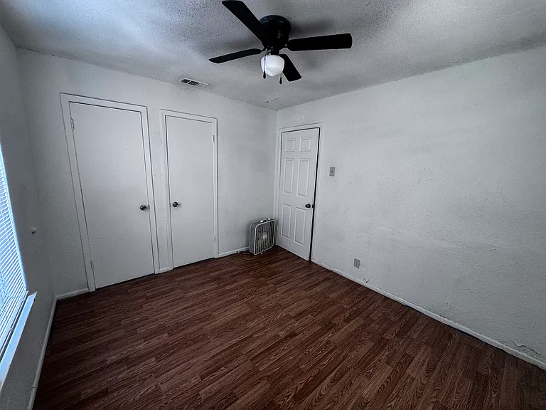 2329 Valencia Dr — Photo 4