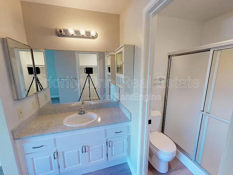 2876 Englewood Way — Photo 14