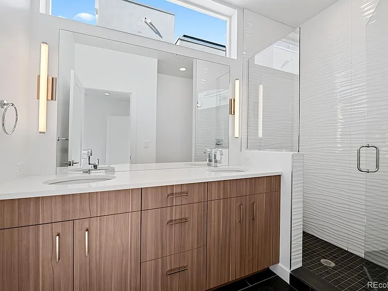 1624 Irving St #1 — Photo 25
