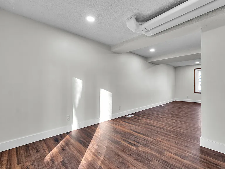 8165 Leonard Dr — Photo 46