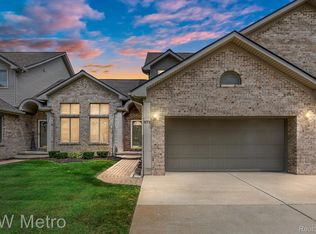 671 Olde Ivy Ln, Howell, MI 48843