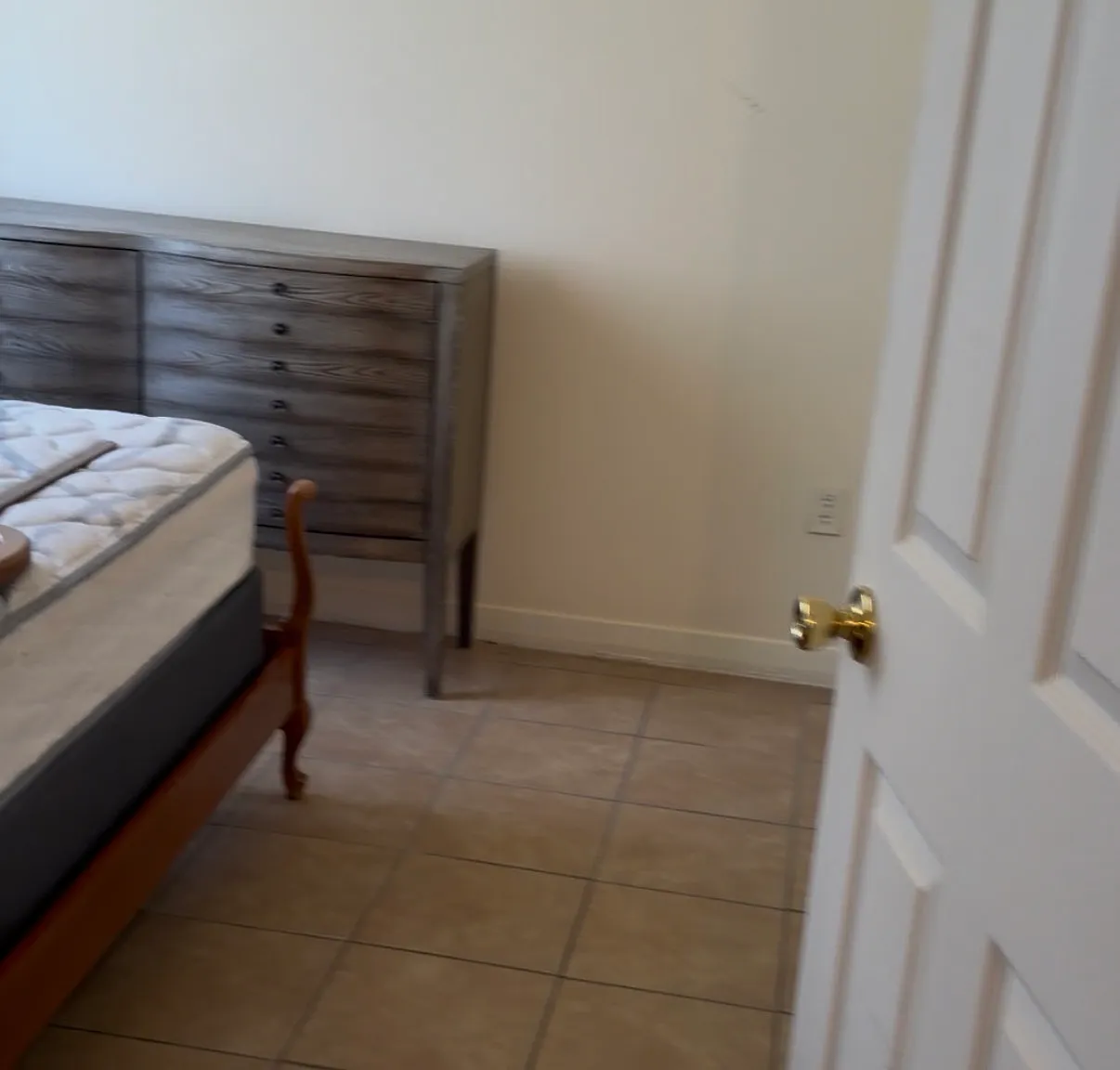2 bed, 1100 sqft, $1,200 — Photo 1