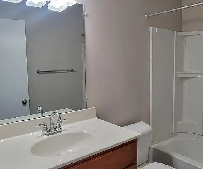 111 Bowman Ave #4 — Photo 9