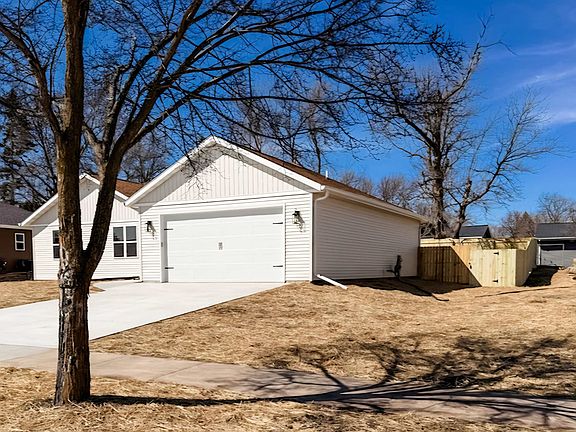 2nd image of 426 Village Ln