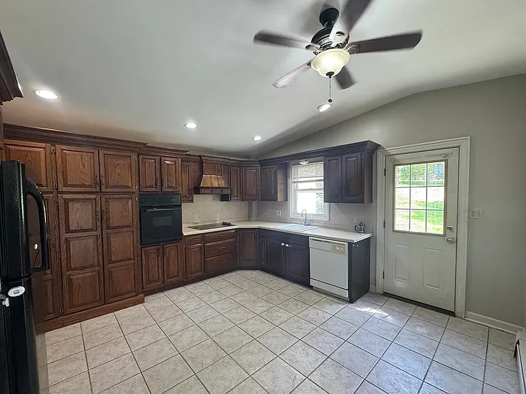 2192 Waterbury Rd #C — Photo 3