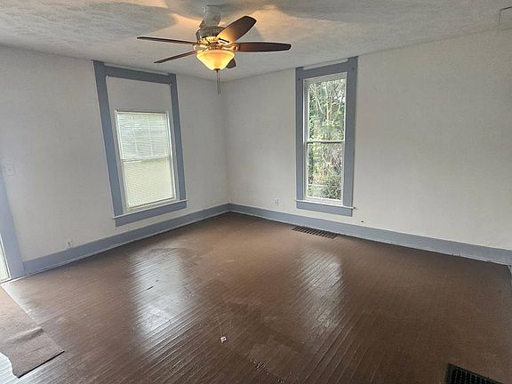 5th image of 716 W 5th St #1