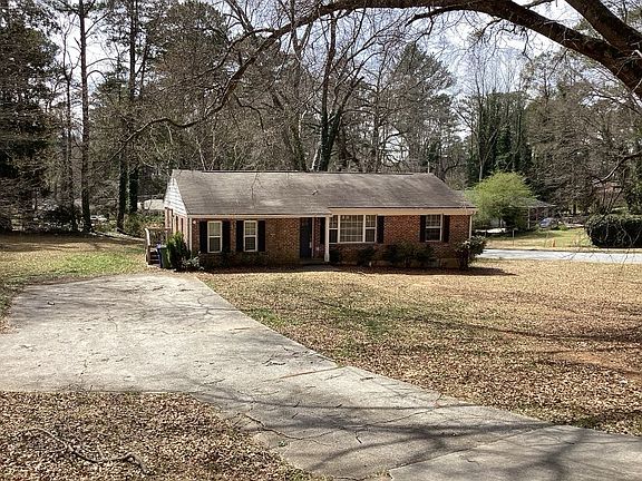 Front of 3264 Benjamin E. Mays