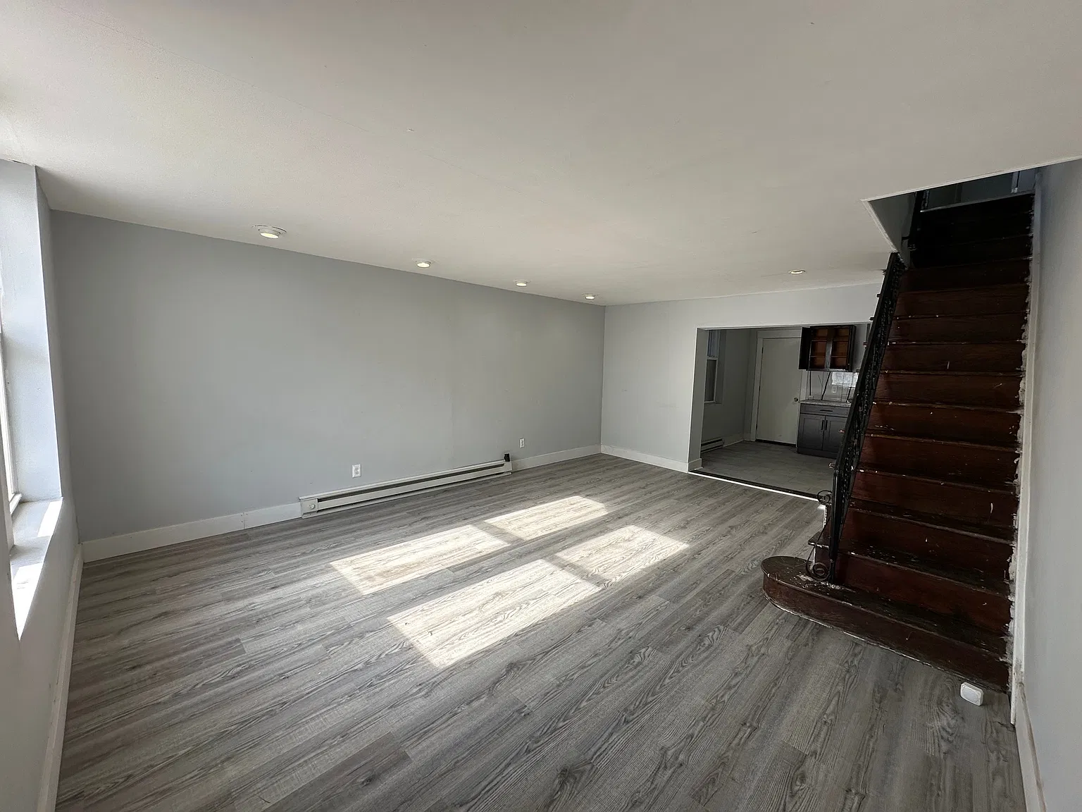 3 bed, 1086 sqft, $1,350 — Photo 2