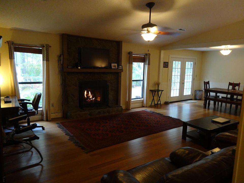 2nd image of 236 Jasmine Dr