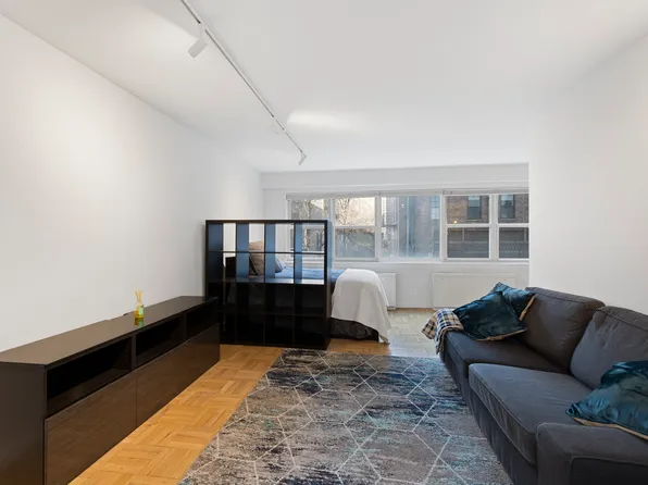101 West 12th Street 3C image 1 of 12