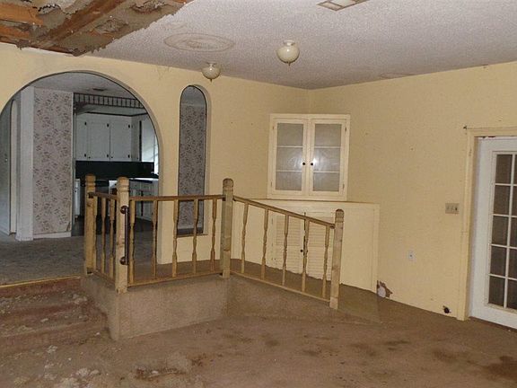 4th image of 7147 Whirlybird Ave