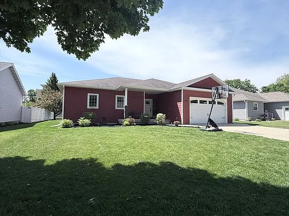904 Poplar St, Osage, IA 50461