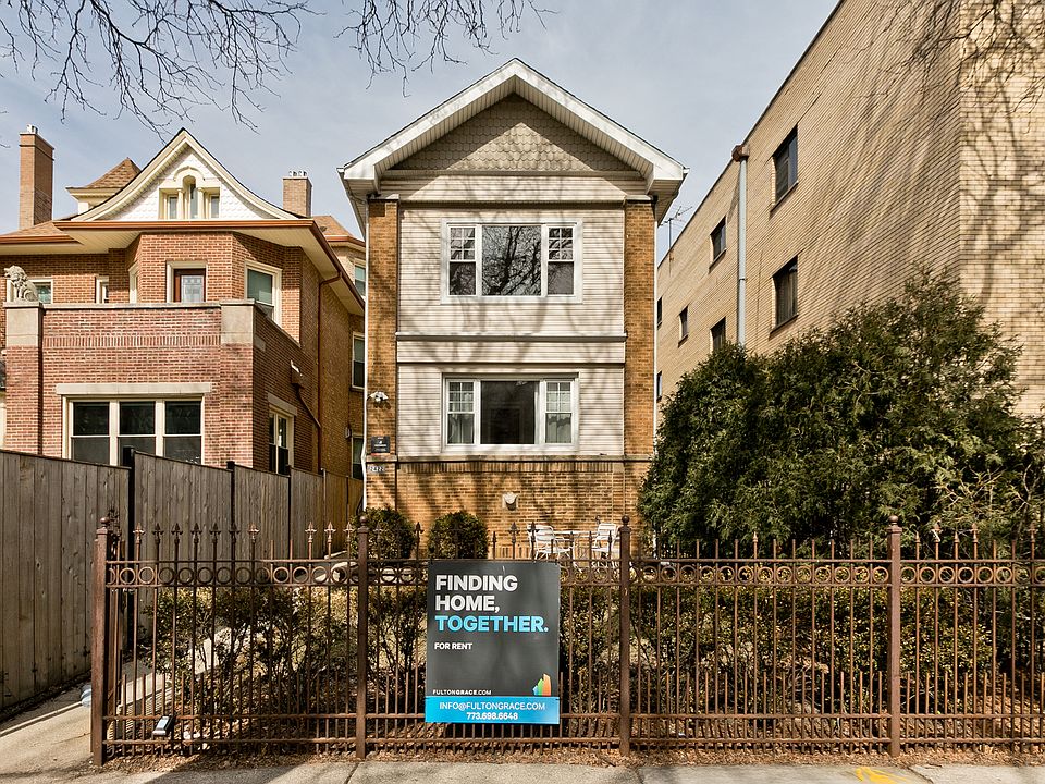 1st image of 2422 W Foster Ave #G