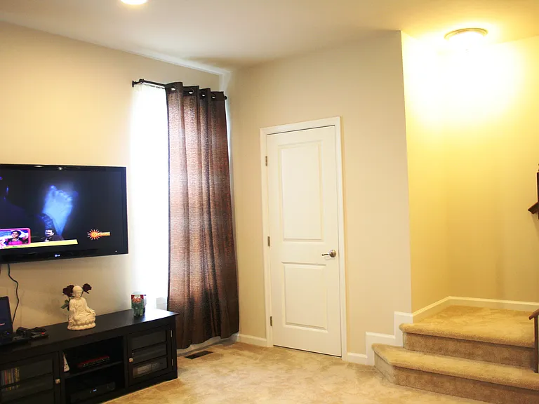 9442 Paragon Ct — Photo 5