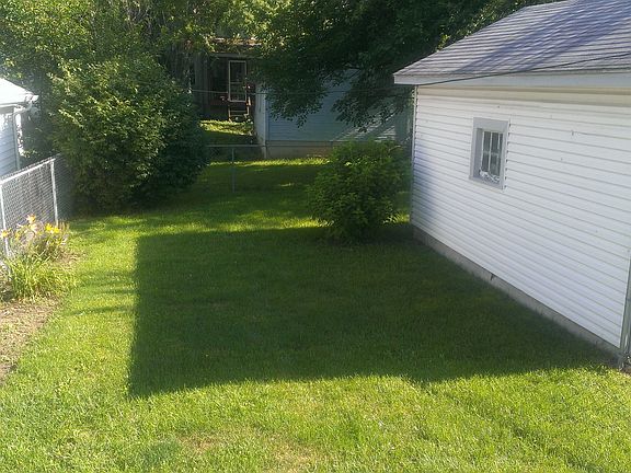 3rd image of 326 Redwood Ave