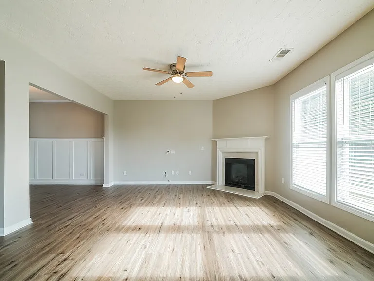216 Winterbury Dr — Photo 5