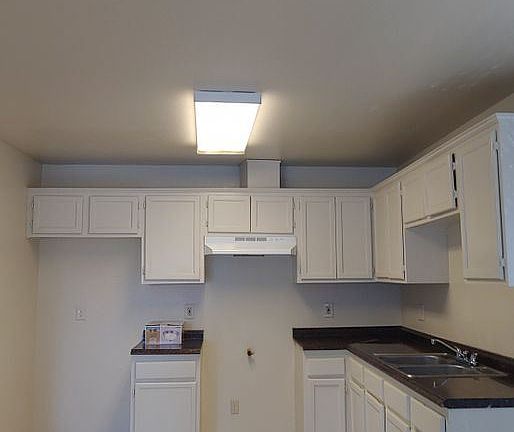 2nd image of 10400 Wilmington Ave
