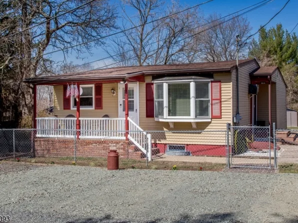 208 Coryell Rd, Lambertville City, NJ 08530