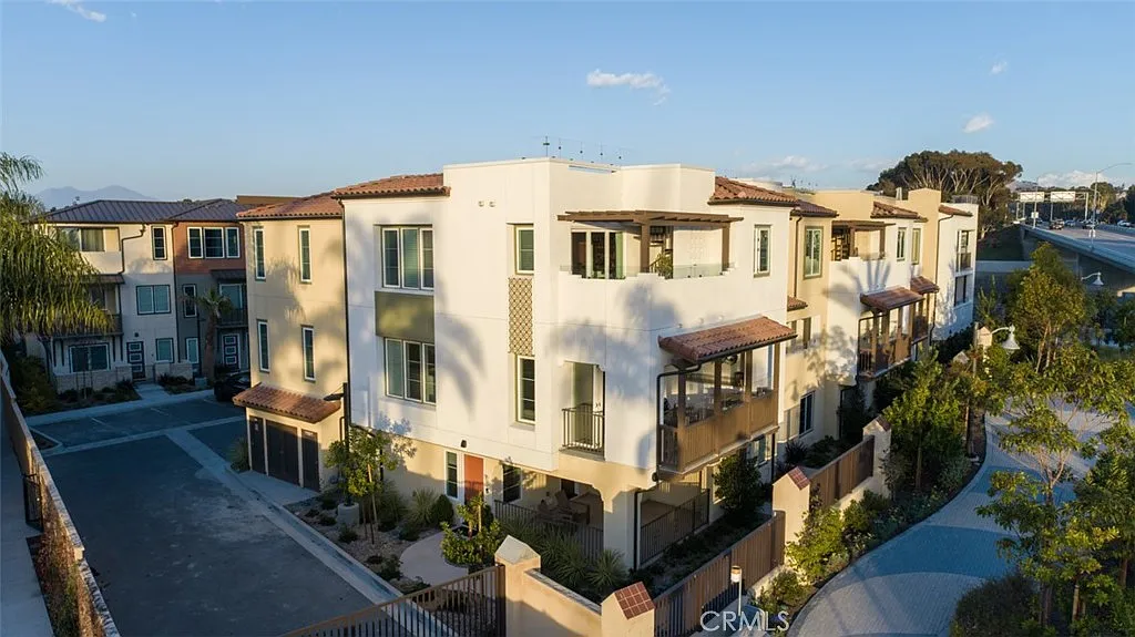 3 bed, 1706 sqft, $6,200 — Photo 4