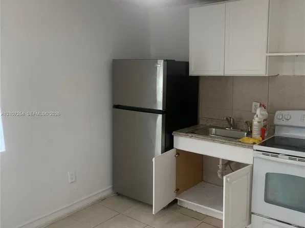 517 NW 1st Ave, Hallandale, FL
