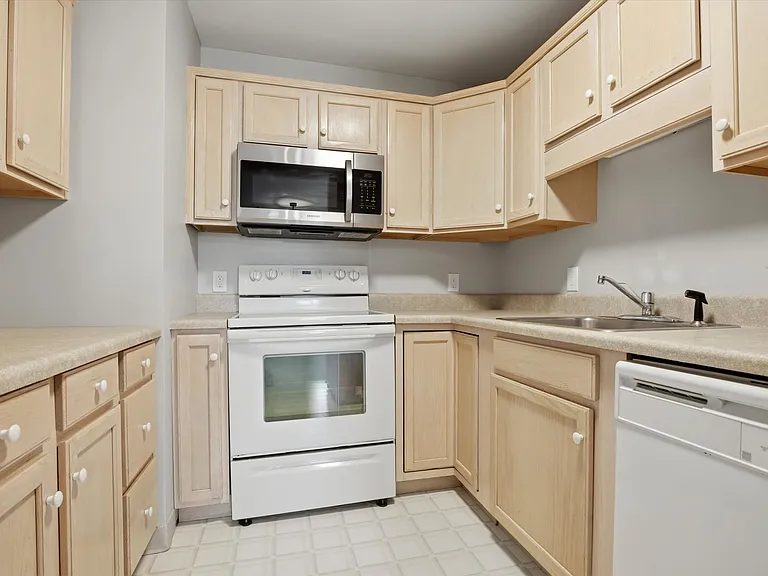 205 Horseshoe Dr — Photo 8