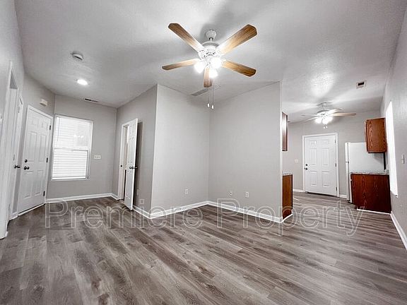 2nd image of 534 Forest Ave APT B