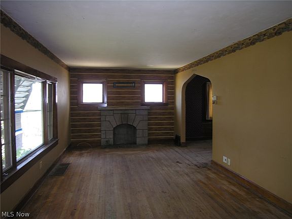 2nd image of 1020 Bell Ct
