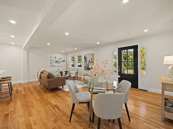 4th image of 53 Brewster Rd